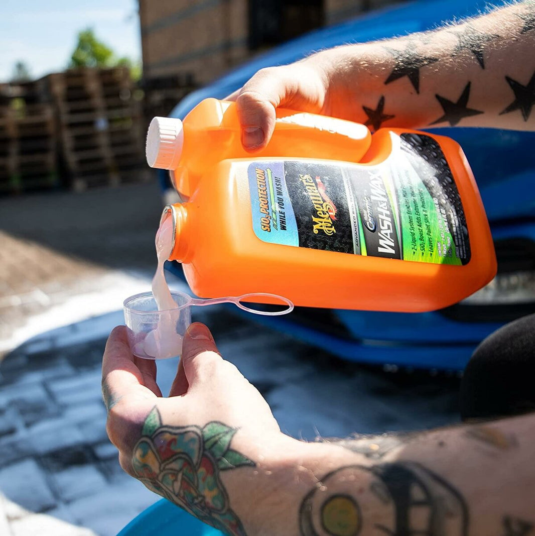 Keramik Shampoo Meguiars Wash Wax Anwendung Auto
Auto Wasch Shampoo Glanz Schutz Detail Reinigung
Hybrid Ceramic Wash Wax Lack Pflege Ergebnis
Fahrzeugwäsche Keramik Effekt Wasser perlt ab