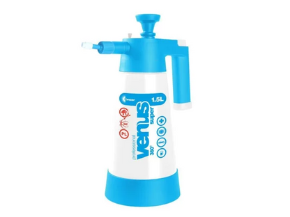 Kwazar Venus 360 Pumpsprüher 1L 1.5L 2L Auto Reinigung
Kwazar Sprayer Anwendung Innenreinigung Fahrzeug
Kwazar Drucksprüher Detail Düse 360 Grad Funktion
Kwazar Pumpsprüher Ergebnis gleichmässige Verteilung Reiniger