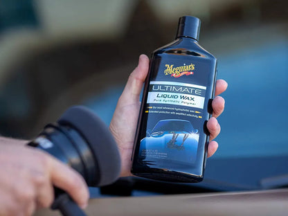 Meguiars Ultimate Liquid Wax Anwendung Auto Lack
Flüssigwachs Auto Glanz Schutz Detail Anwendung
Auto Wachs Lackpflege Wasser perlt ab Ergebnis
Fahrzeugpflege Wachs Anwendung Hochglanz Ergebnis