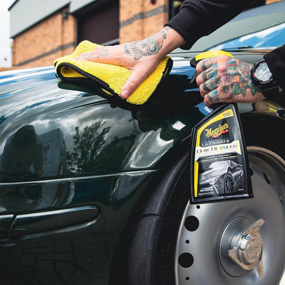 Meguiars Ultimate Quik Detailer Anwendung Auto Lack
Detailer Spray Auto Glanz Ergebnis sauber
Auto Lack Schnellreiniger Anwendung Detail Pflege
Fahrzeugpflege Detailer Wasser perlt ab Ergebnis