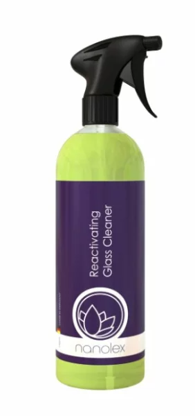 Nanolex Reactivating Glass Cleaner Anwendung Auto Scheibe