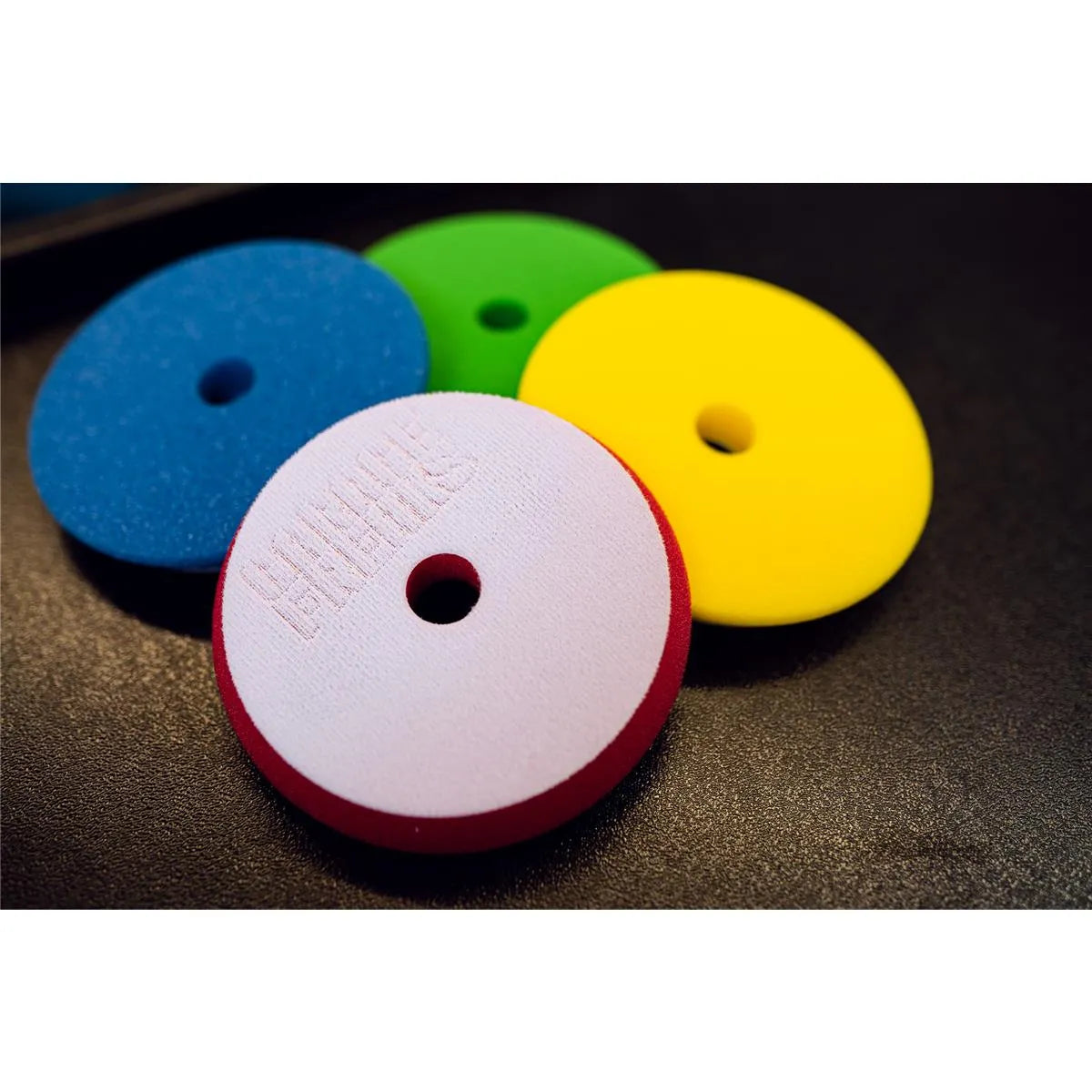Polier Set Auto Komplett T2000 Anwendung Lackaufbereitung
Exzenter Poliermaschine Set Auto Polieren Ergebnis glänzend
Auto Polierset Pads Polituren Anwendung Detail Ergebnis
Lackaufbereitung Auto Kratzer entfernen Hochglanz Ergebnis