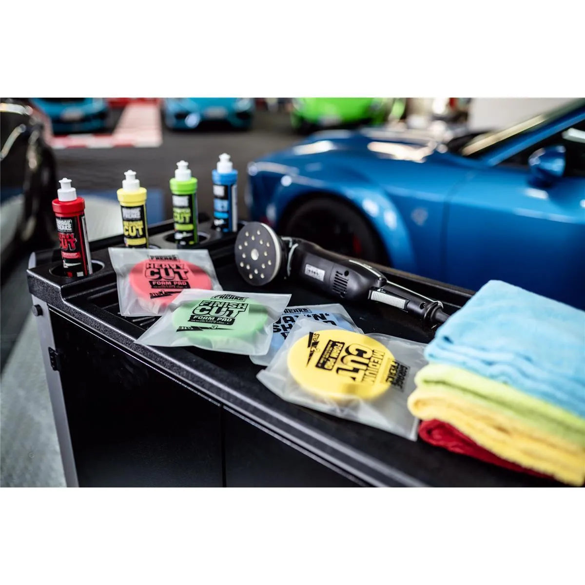 Polier Set Auto Komplett T2000 Anwendung Lackaufbereitung
Exzenter Poliermaschine Set Auto Polieren Ergebnis glänzend
Auto Polierset Pads Polituren Anwendung Detail Ergebnis
Lackaufbereitung Auto Kratzer entfernen Hochglanz Ergebnis